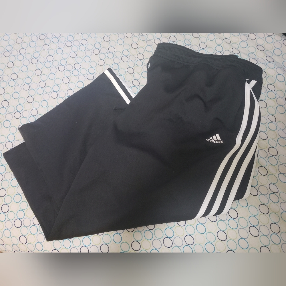SOLD**Adidas Climalite Capris